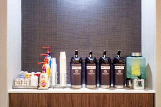 la quinta inn and suites by wyndham st petersburg northeast