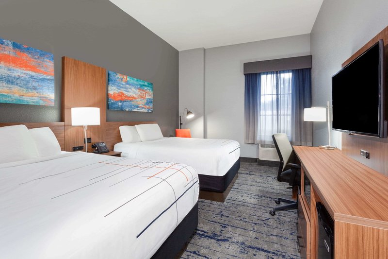 la quinta inn and suites by wyndham st petersburg northeast