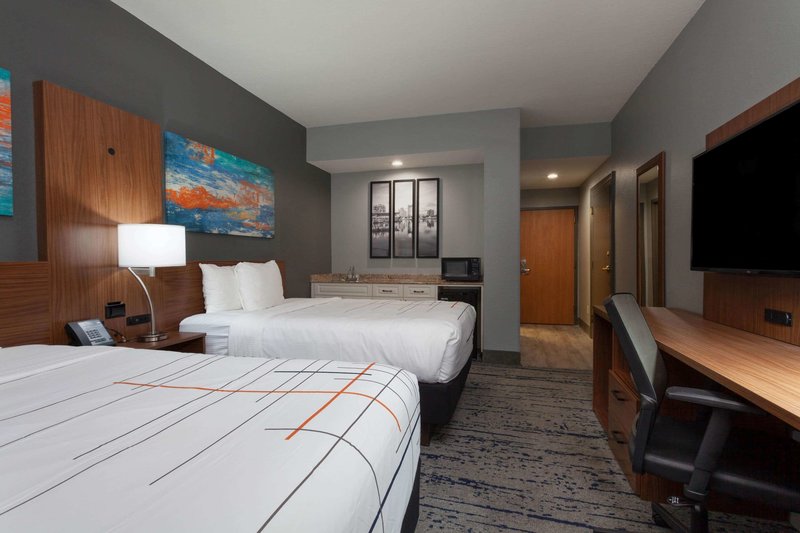 la quinta inn and suites by wyndham st petersburg northeast