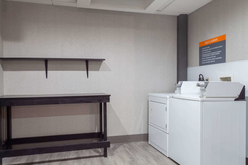 la quinta inn and suites by wyndham st petersburg northeast