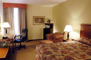 La Quinta Inn & Suites By Wyndham St. Petersburg Northeast,St. Petersburg>>St. Pete Beach,3 star