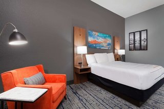 la quinta inn and suites by wyndham st petersburg northeast