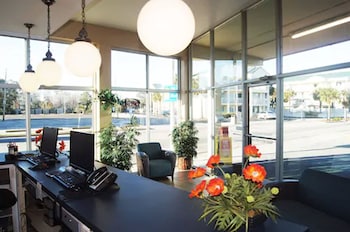 the oceanfront viking motel