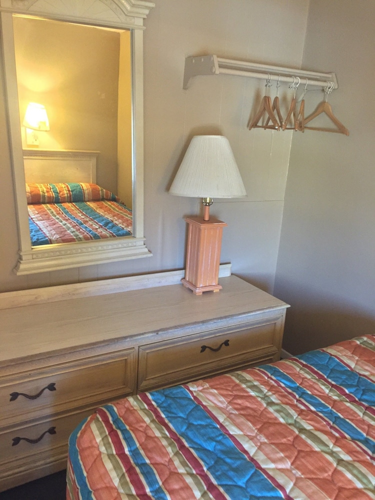 the oceanfront viking motel