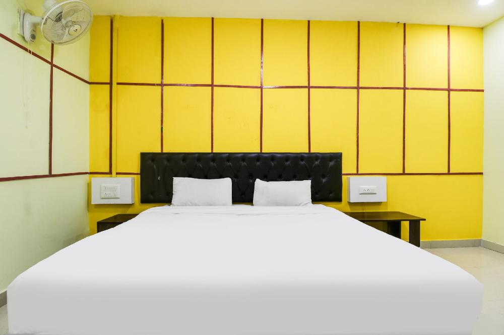 oyo hkh homes near royal meenakshi mall