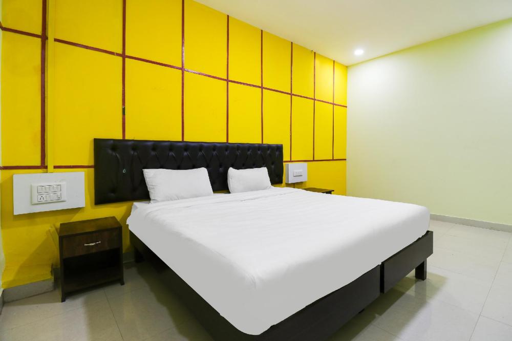 oyo hkh homes near royal meenakshi mall