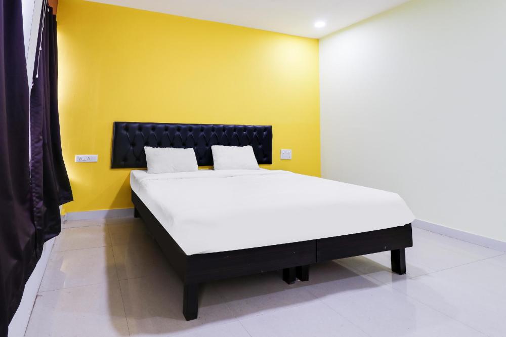 oyo hkh homes near royal meenakshi mall