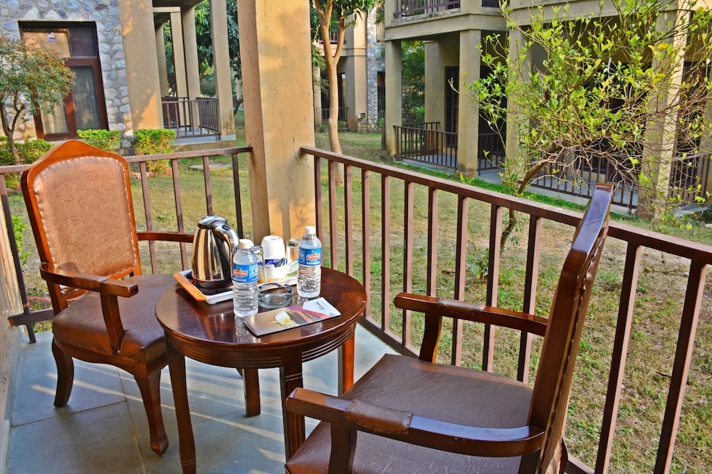 click resort corbett tiger den