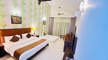 click resort corbett tiger den