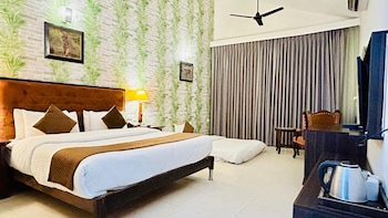 click resort corbett tiger den