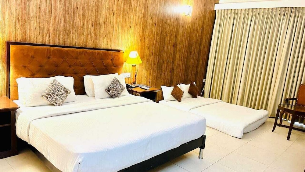click resort corbett tiger den