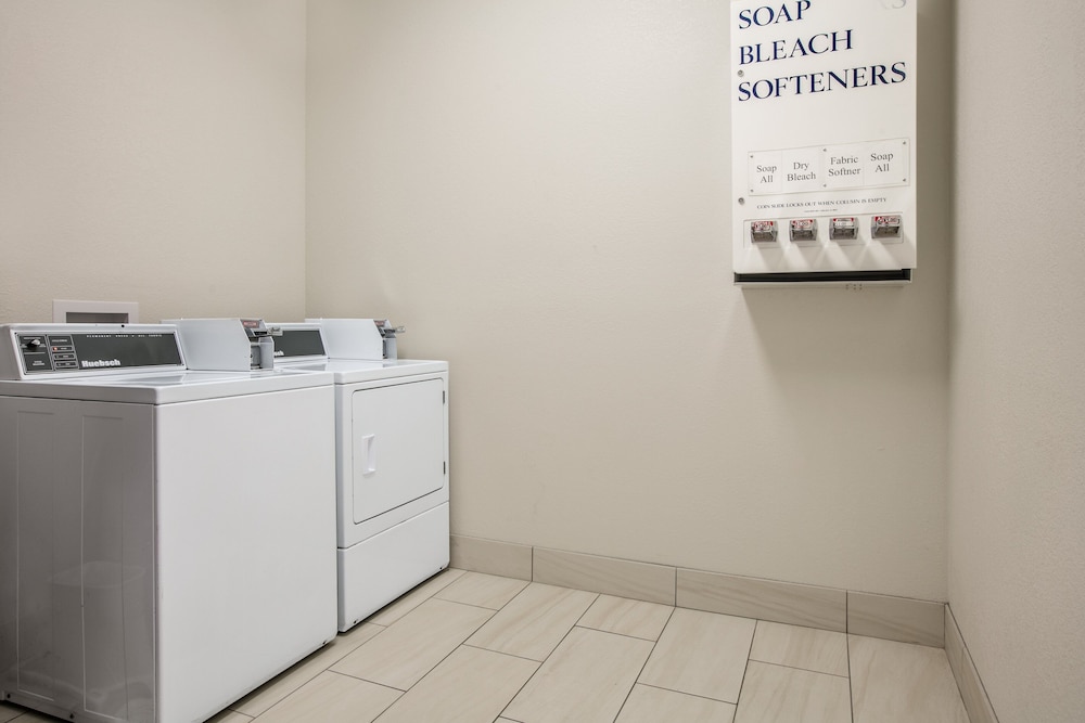 holiday inn express and suites dallas grand prairie i 20