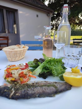 hotel inn design bourges resto novo