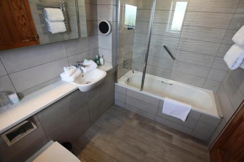 Teach De Broc,County Kerry>>Ballybunion,4 star