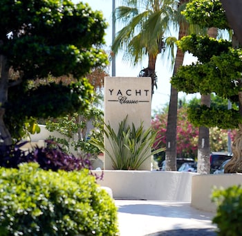 yacht classic hotel boutique class