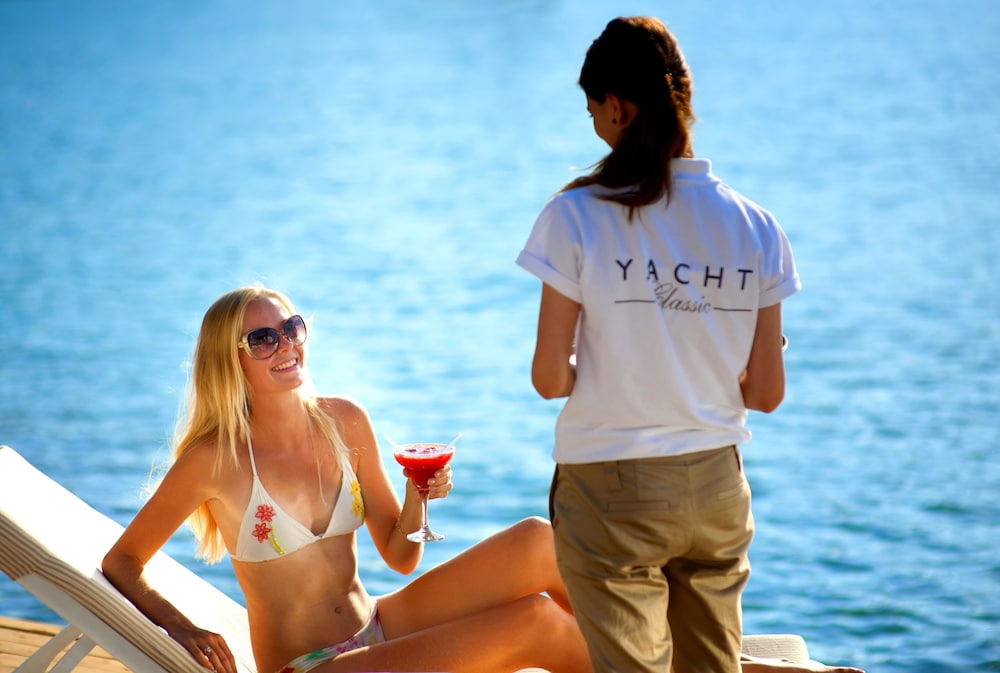yacht classic hotel boutique class