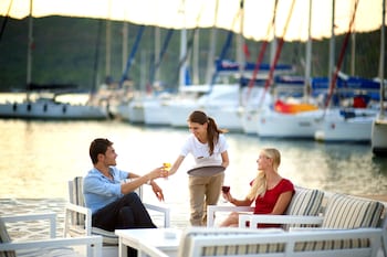 yacht classic hotel boutique class