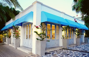 yacht classic hotel boutique class