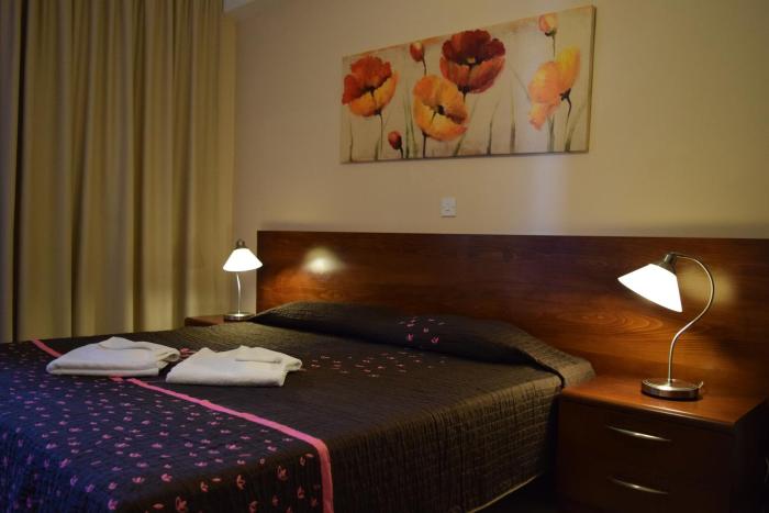 anna hotel apartments