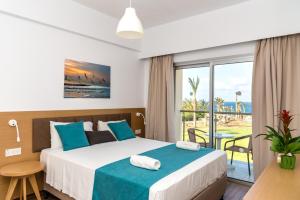 Helios Bay Hotel Apartments,Coral Bay>>Chlorakas,4 star