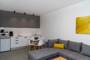 kefalos damon hotel apartments