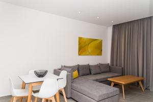 kefalos damon hotel apartments