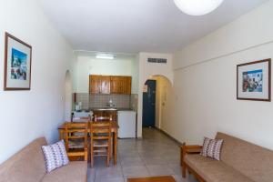 kefalos damon hotel apartments