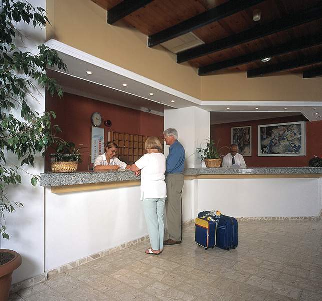 kefalos damon hotel apartments