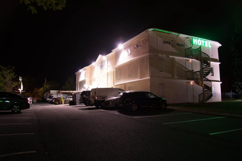 hotel quick palace tours