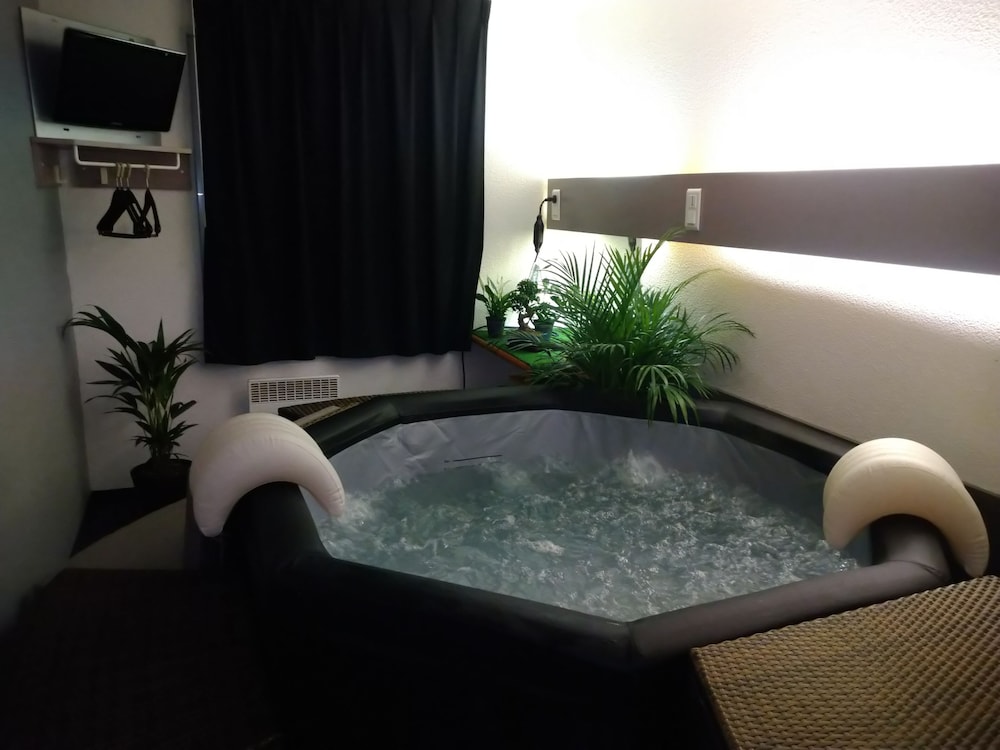 hotel quick palace tours