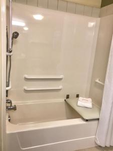 Super 8 By Wyndham Amherst Ns,Nova Scotia>>Amherst,3 star