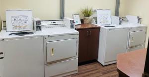 super 8 by wyndham amherst ns