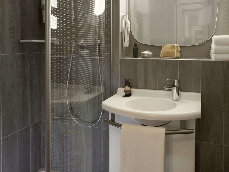 ibis jouy en josas velizy