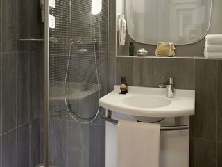 ibis jouy en josas velizy