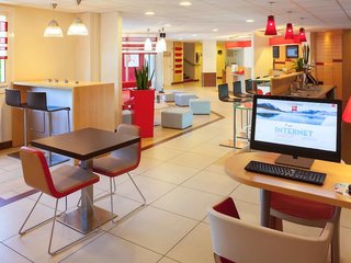 ibis jouy en josas velizy