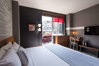 henri on 24 hotel chelsea sonder by marriott bonvoy