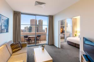 Oaks Melbourne On Lonsdale Suites,Forest Hill>>East Melbourne,5 star