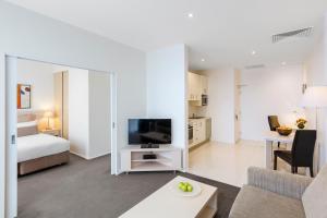 Oaks Melbourne On Lonsdale Suites,Forest Hill>>East Melbourne,5 star