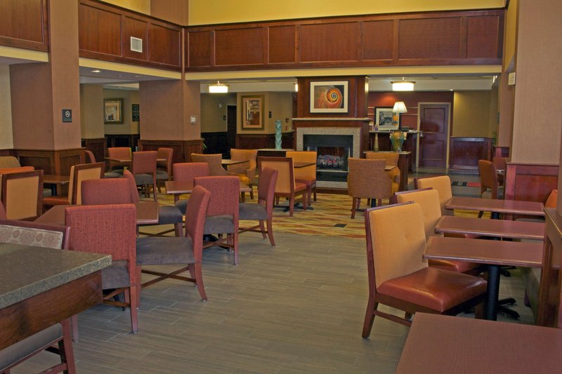 hampton inn and suites norfolk airport