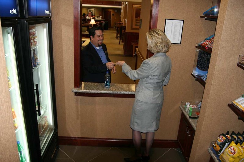 hampton inn and suites norfolk airport