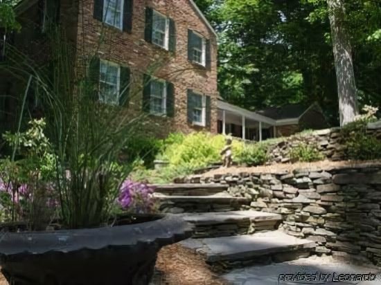 colonial gardens