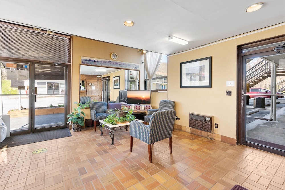 fairbridge inn and suites at west point