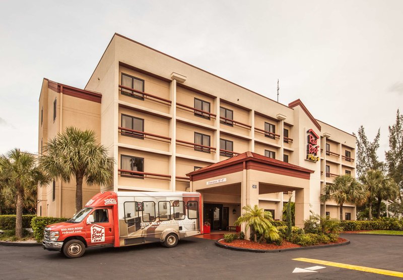 red roof inn plus miami airport