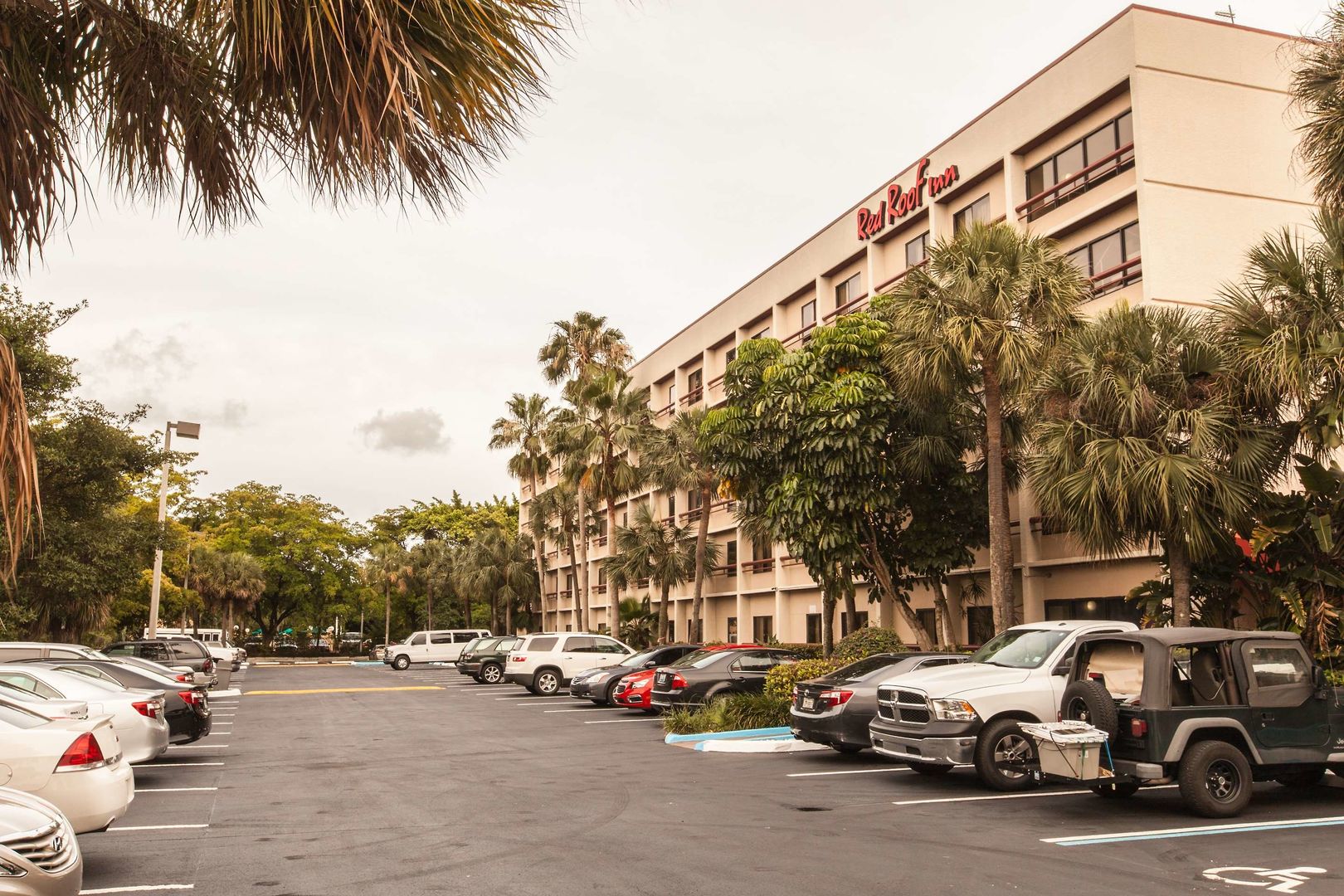 red roof inn plus miami airport