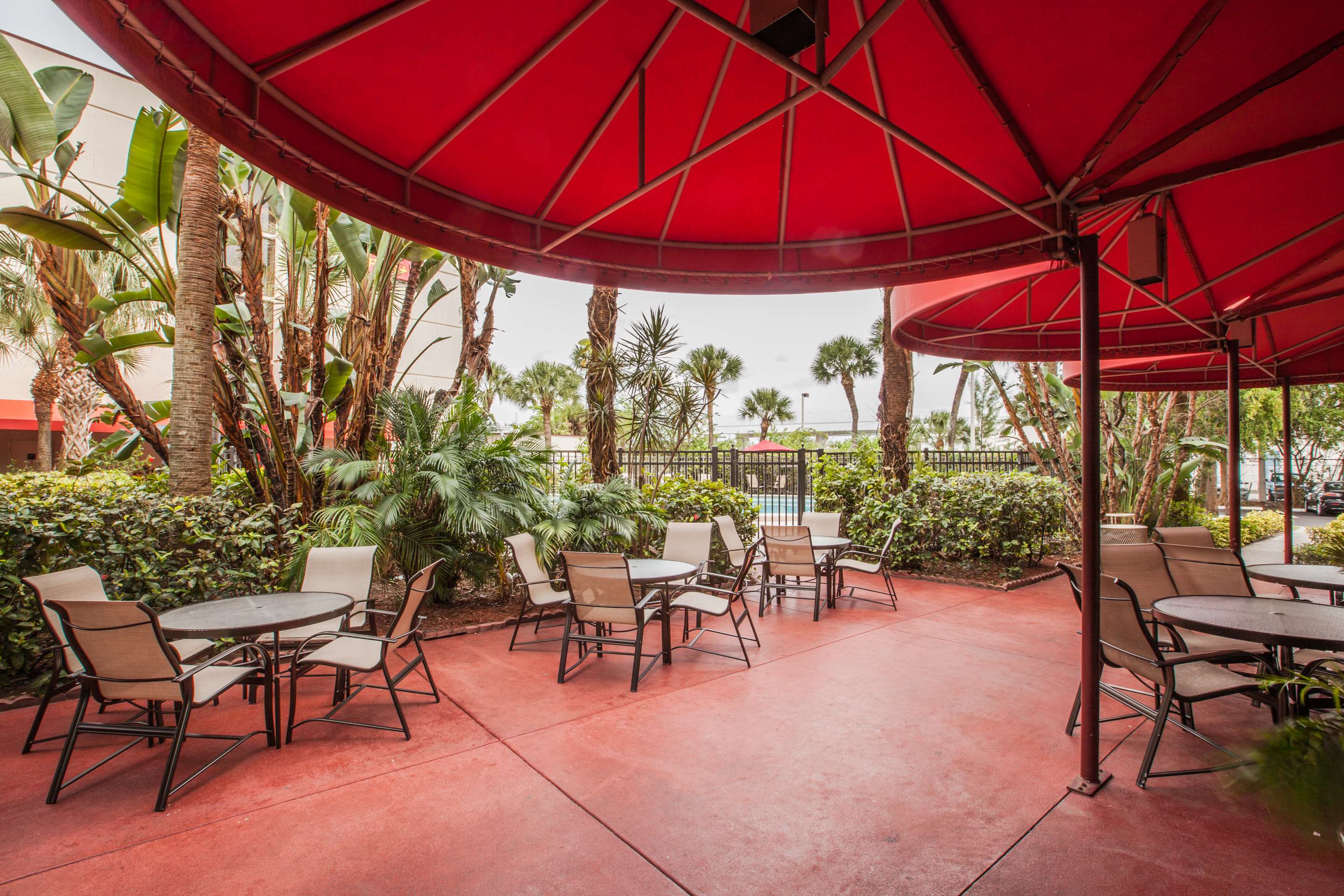 red roof inn plus miami airport