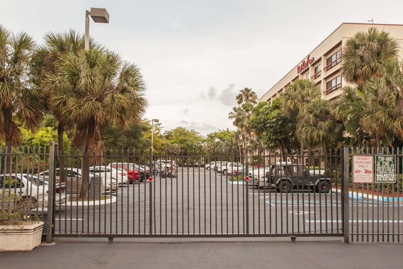 red roof inn plus miami airport