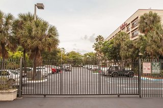 red roof inn plus miami airport