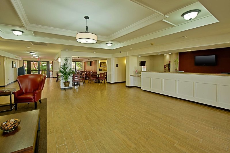 red roof inn plus miami airport