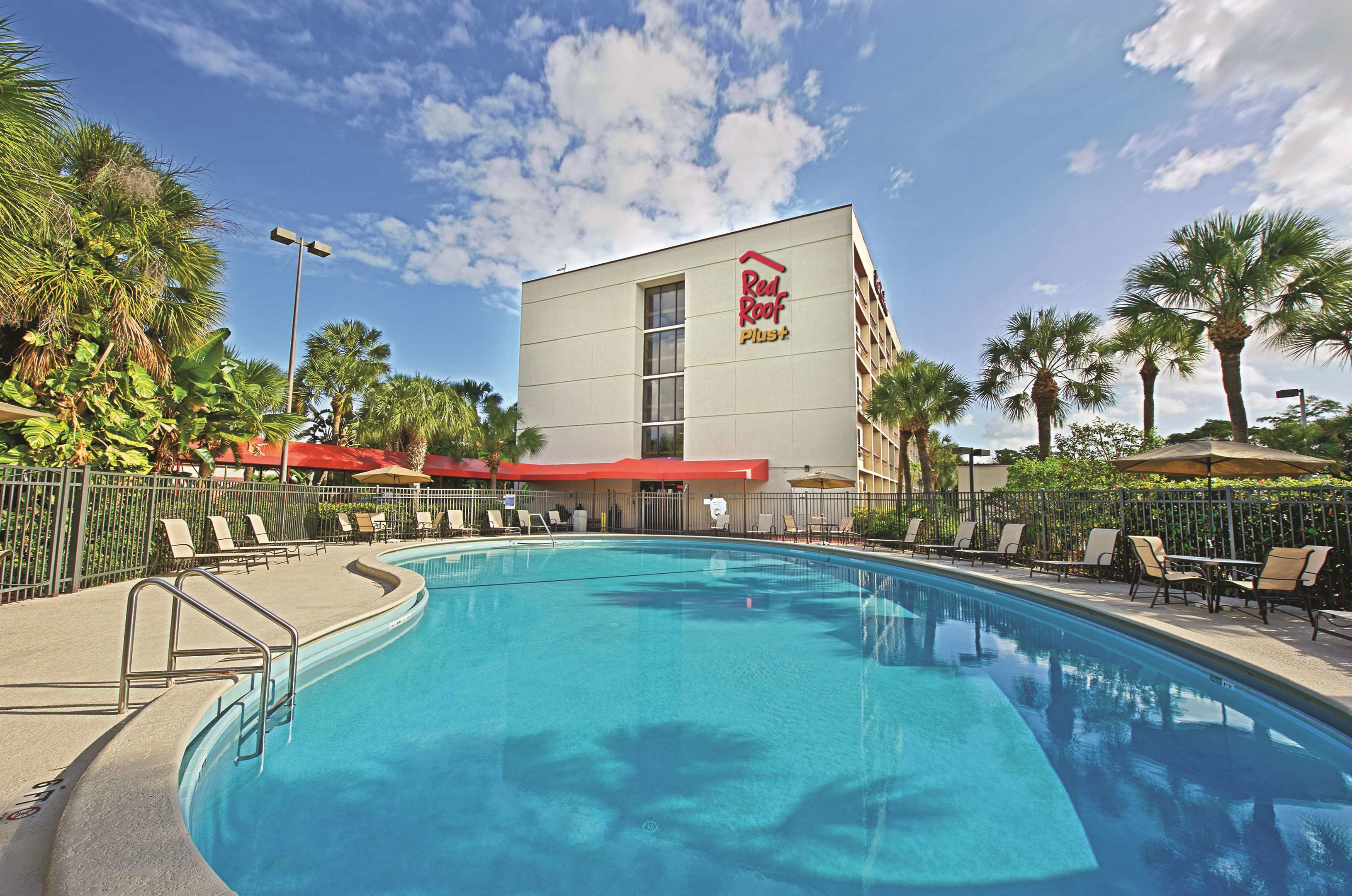 red roof inn plus miami airport