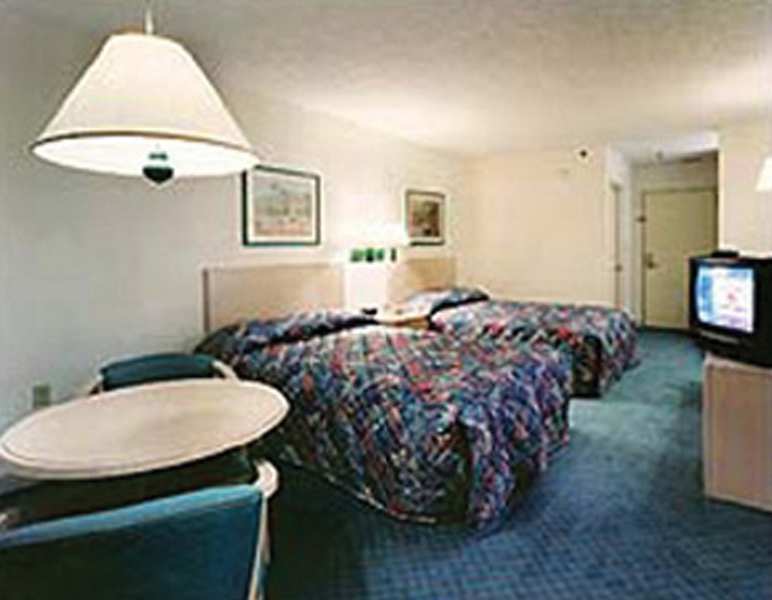 red roof inn plus miami airport